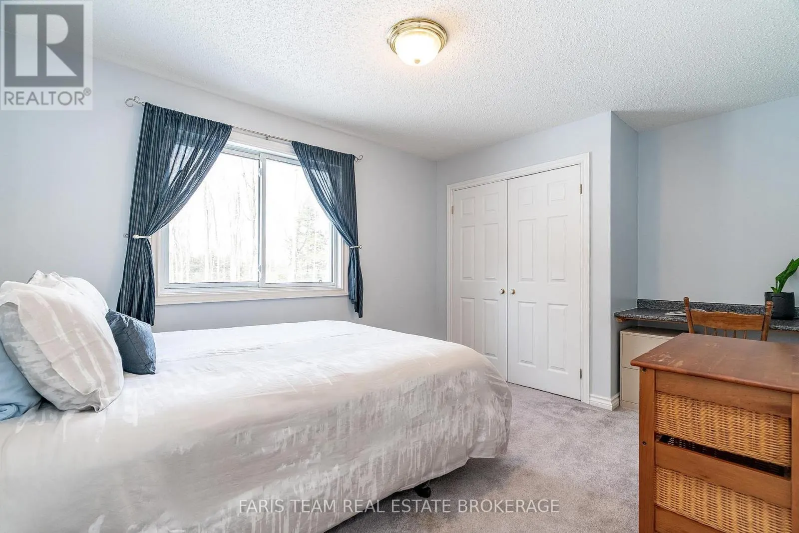 64 GOLDFINCH CRESCENT