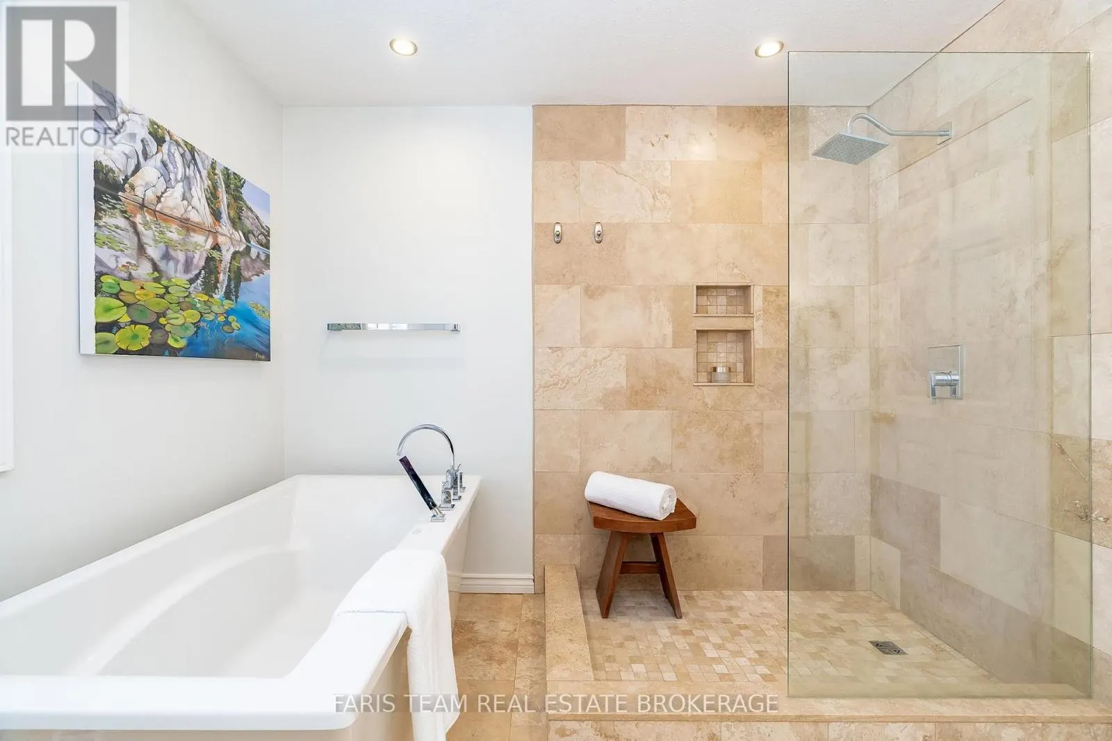 64 GOLDFINCH CRESCENT