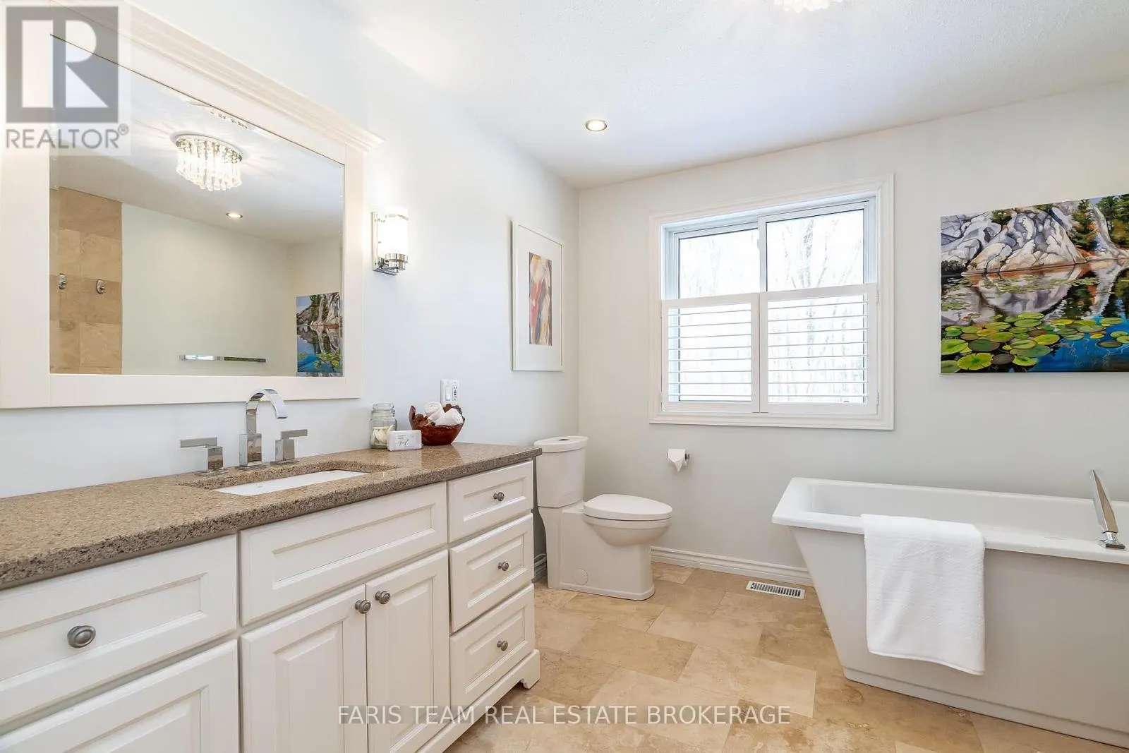 64 GOLDFINCH CRESCENT
