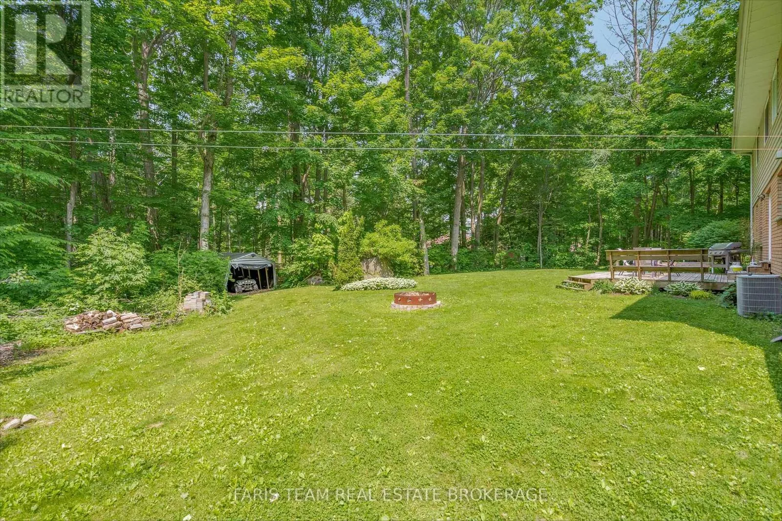 64 GOLDFINCH CRESCENT