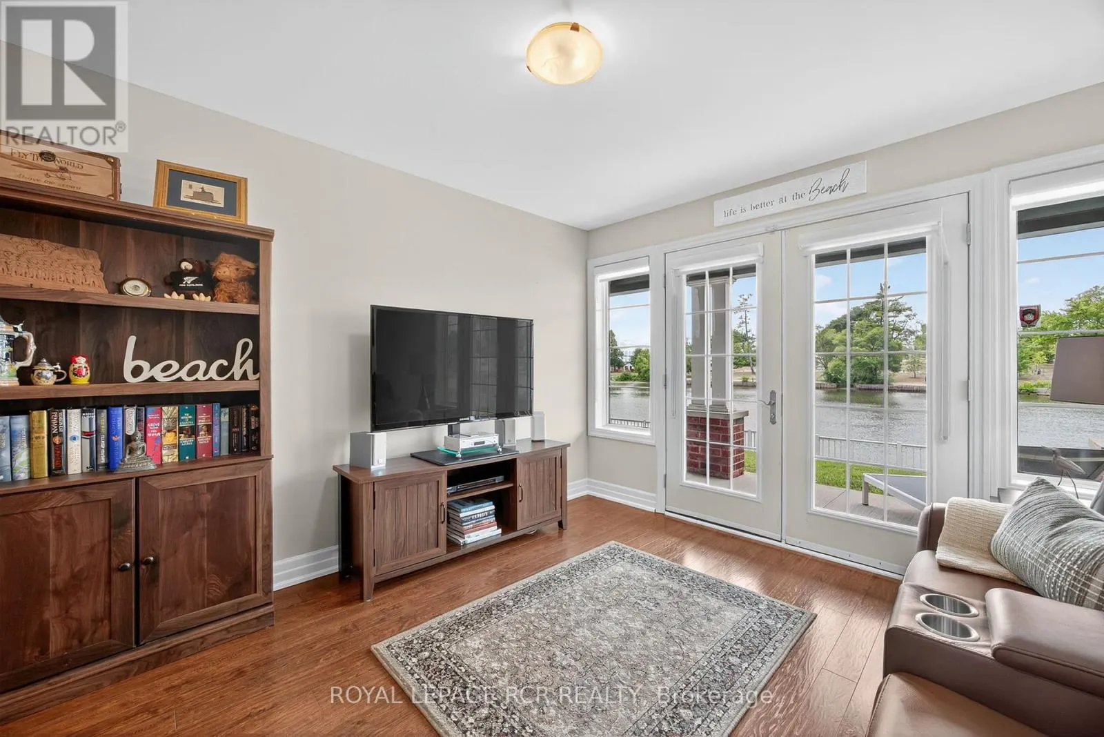3 - 64 RIVER ROAD E