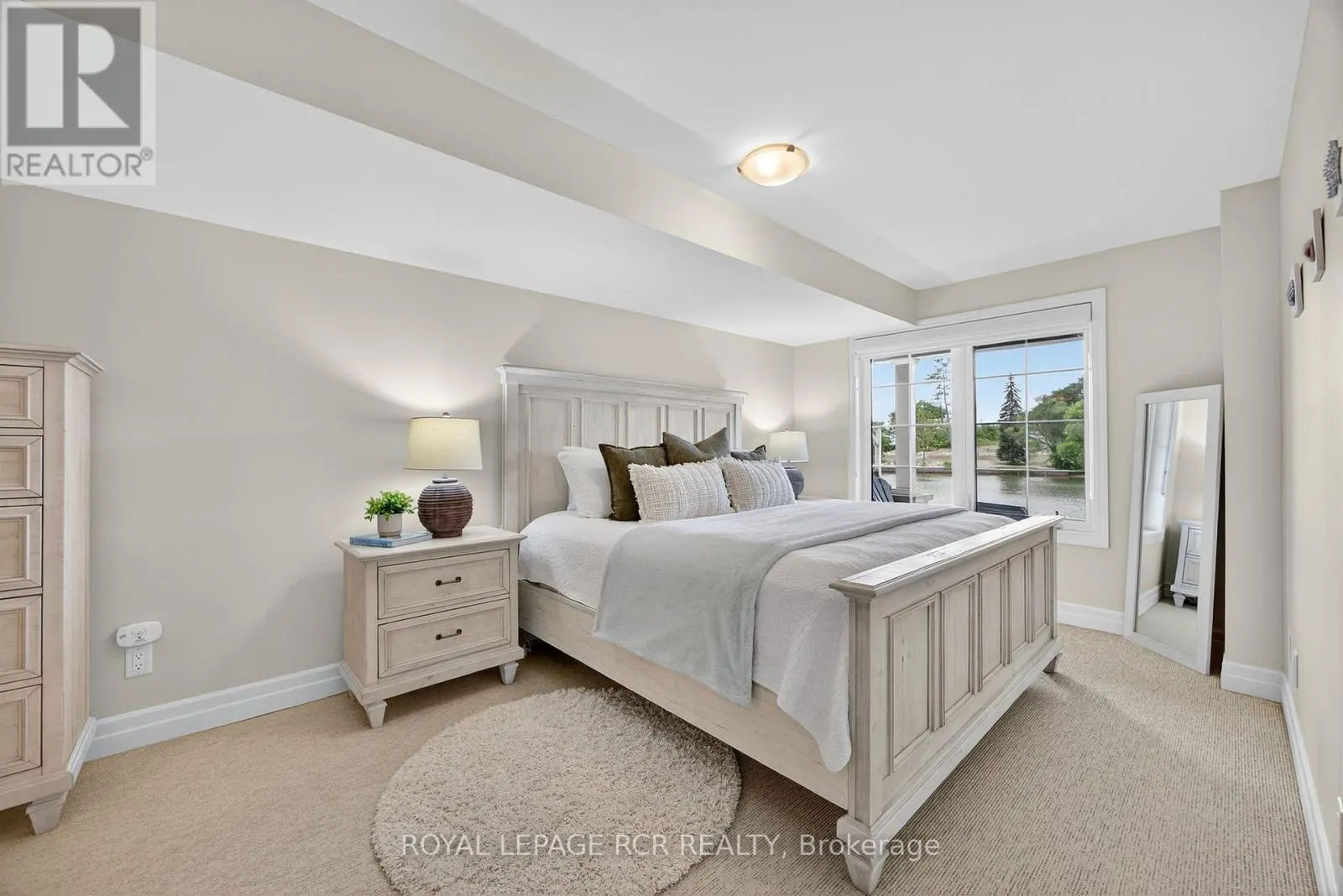 3 - 64 RIVER ROAD E