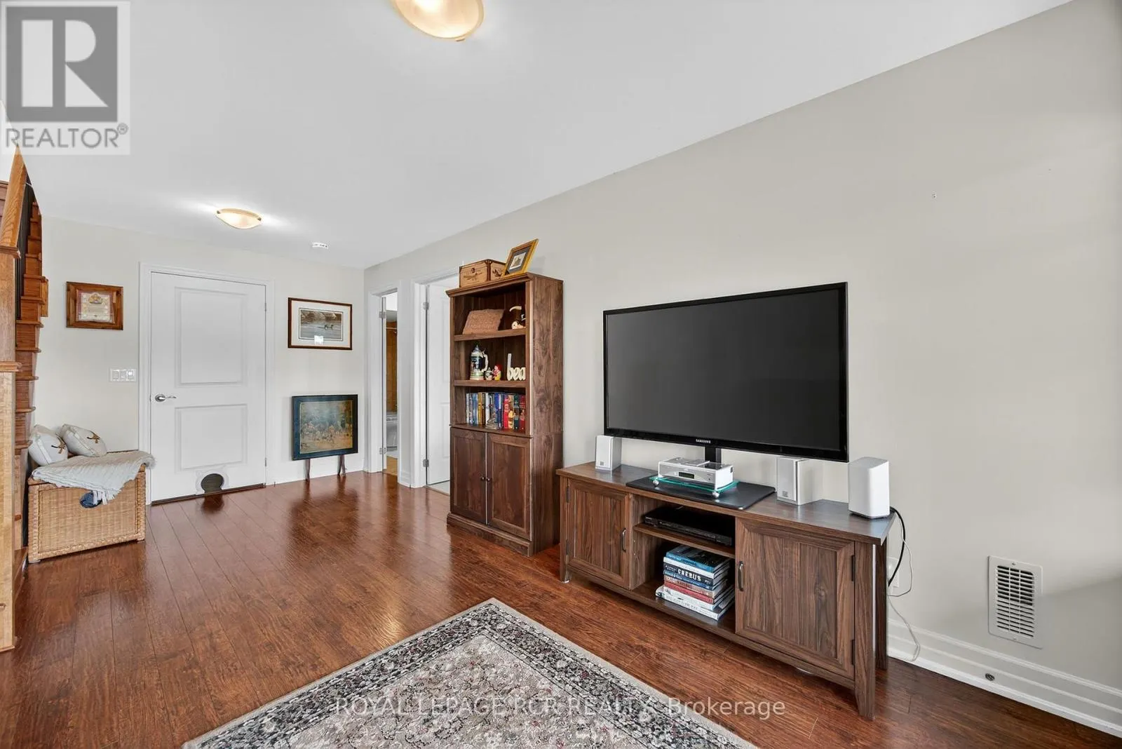 3 - 64 RIVER ROAD E