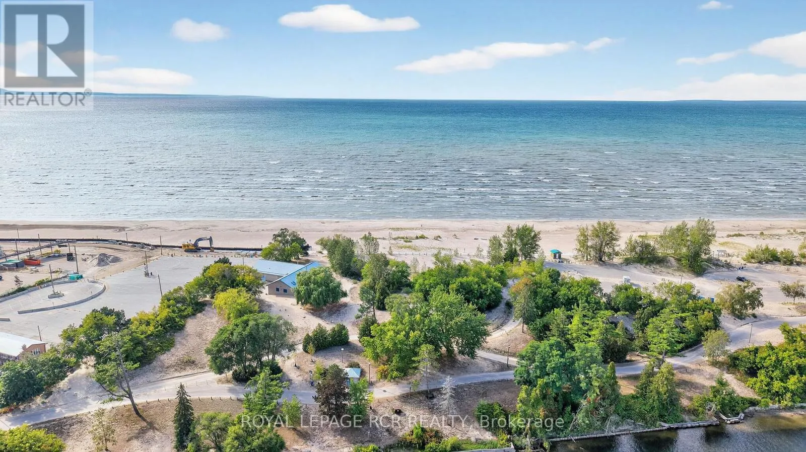 3 - 64 RIVER ROAD E