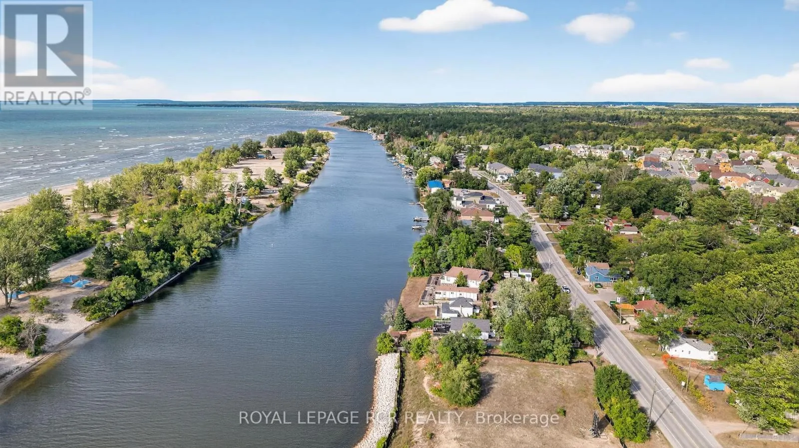 3 - 64 RIVER ROAD E