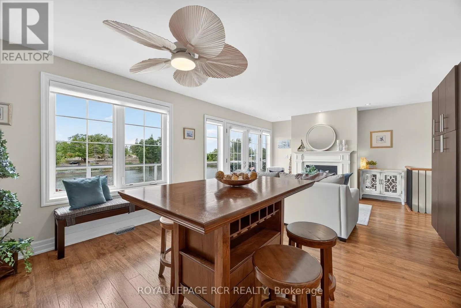 3 - 64 RIVER ROAD E