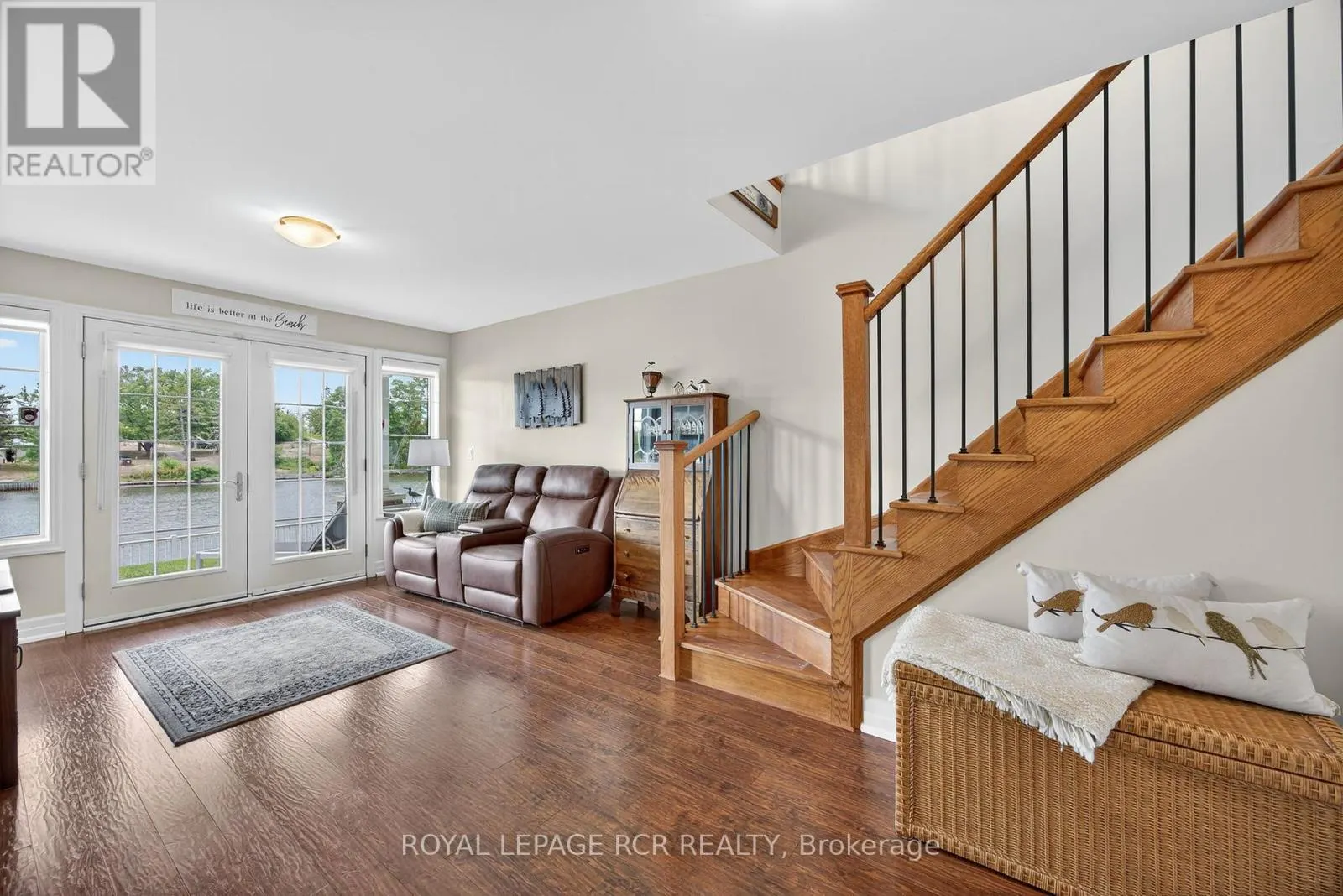 3 - 64 RIVER ROAD E