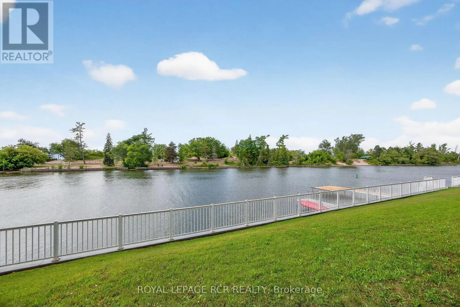 3 - 64 RIVER ROAD E