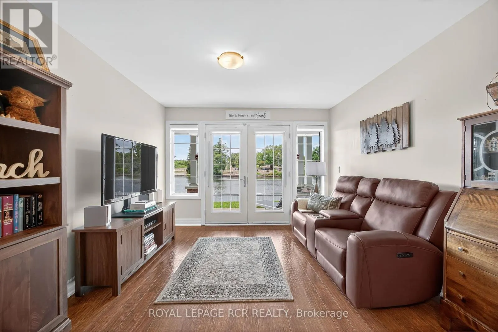 3 - 64 RIVER ROAD E
