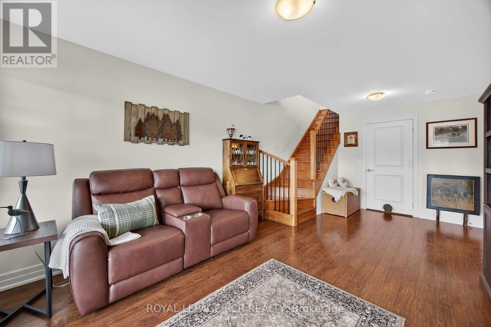3 - 64 RIVER ROAD E
