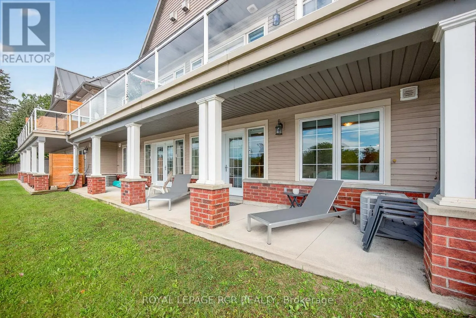 3 - 64 RIVER ROAD E