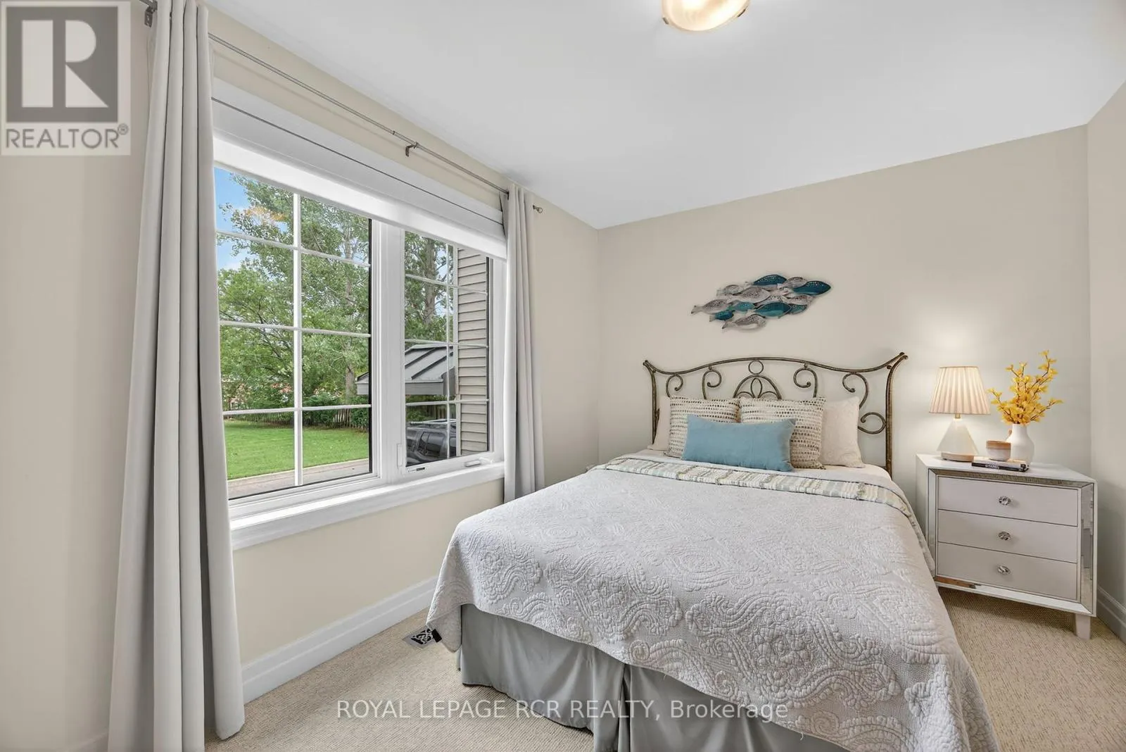 3 - 64 RIVER ROAD E