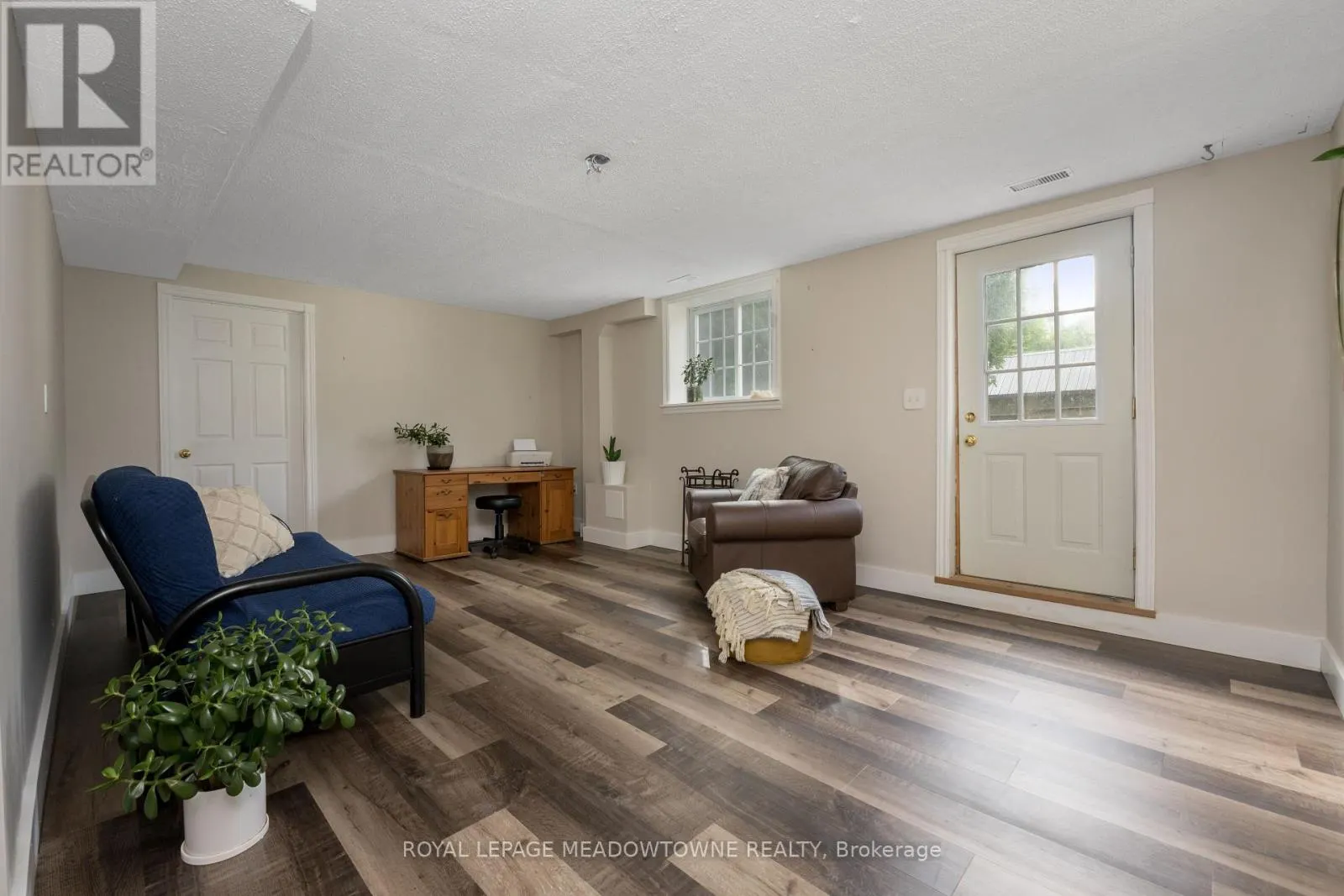 1936 TINY BEACHES ROAD S