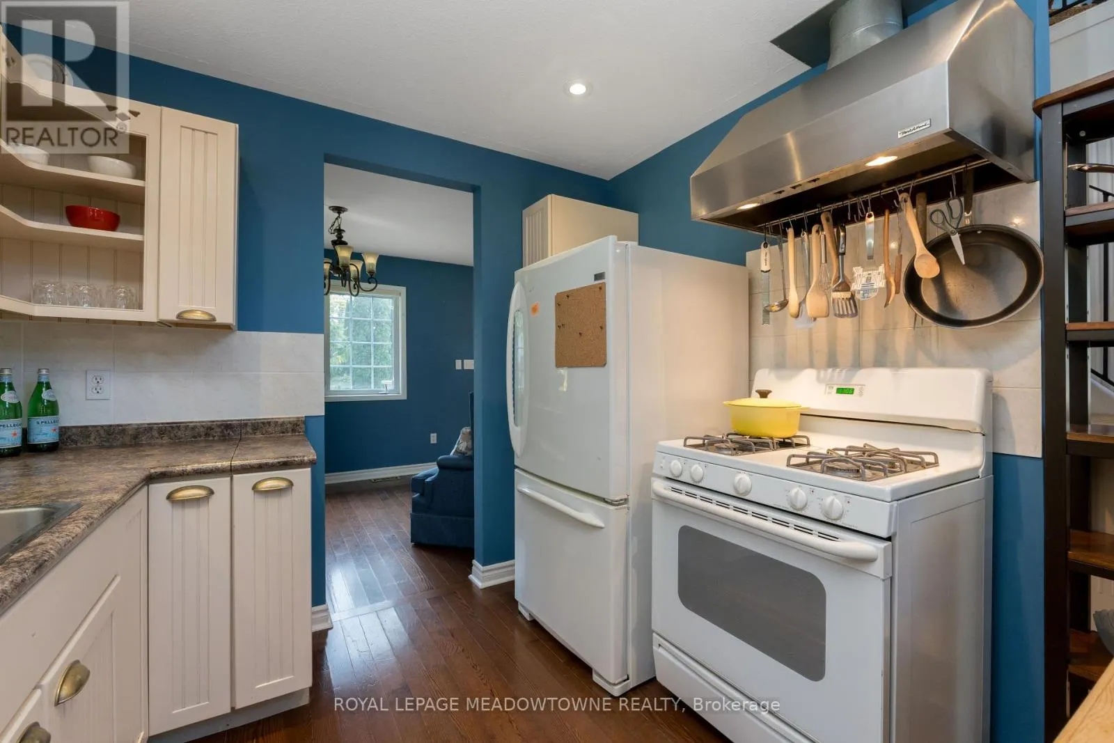 1936 TINY BEACHES ROAD S
