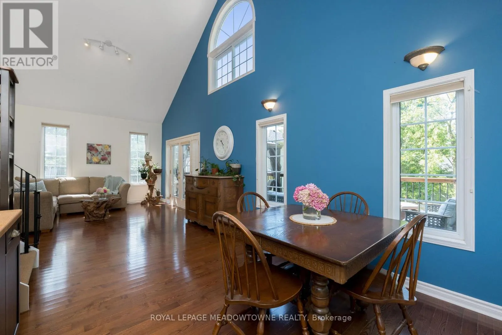 1936 TINY BEACHES ROAD S