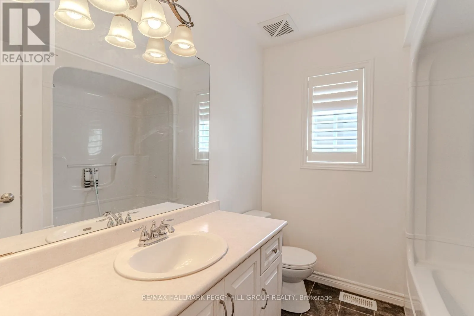 UPPER - 32 54TH STREET S