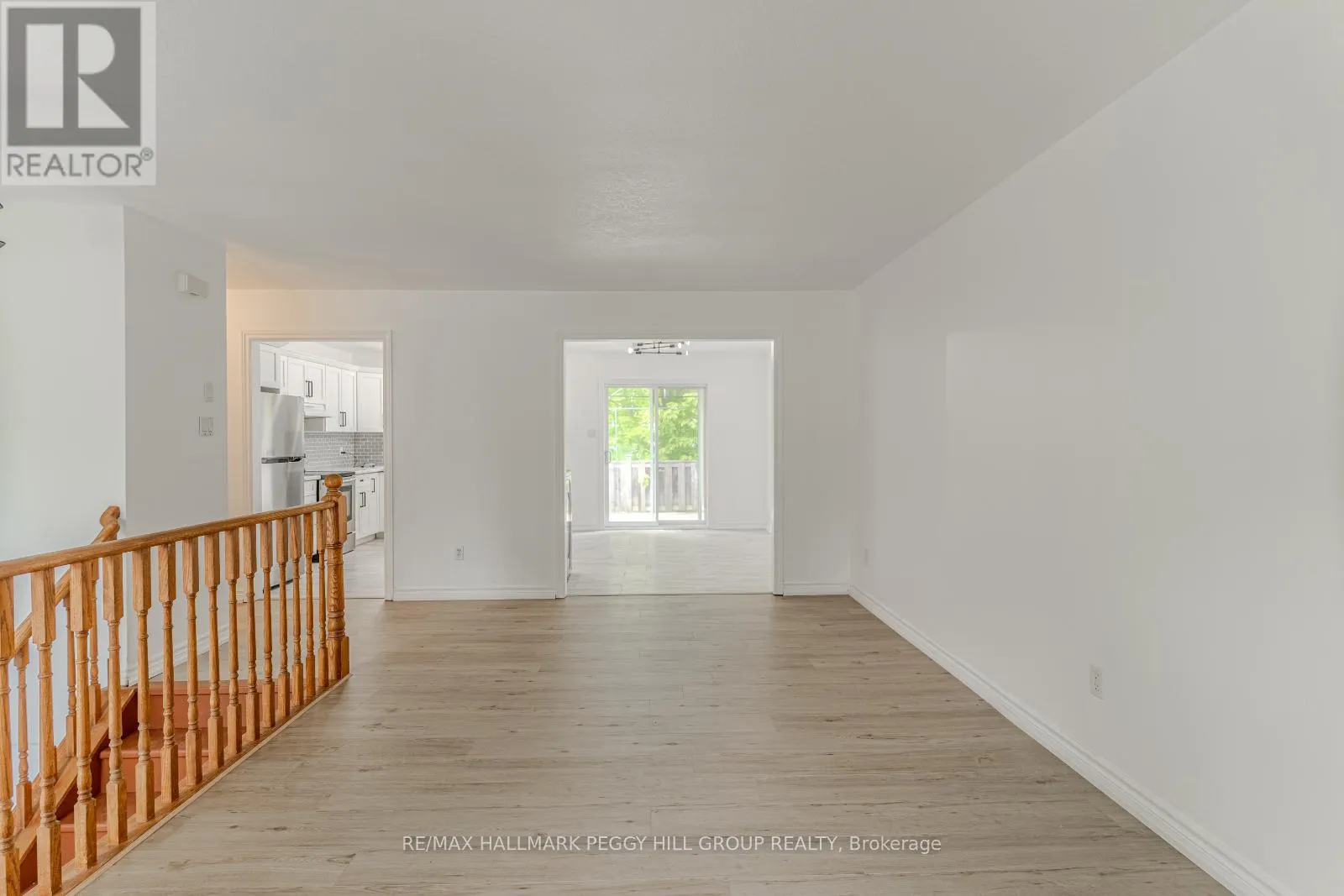 UPPER - 32 54TH STREET S