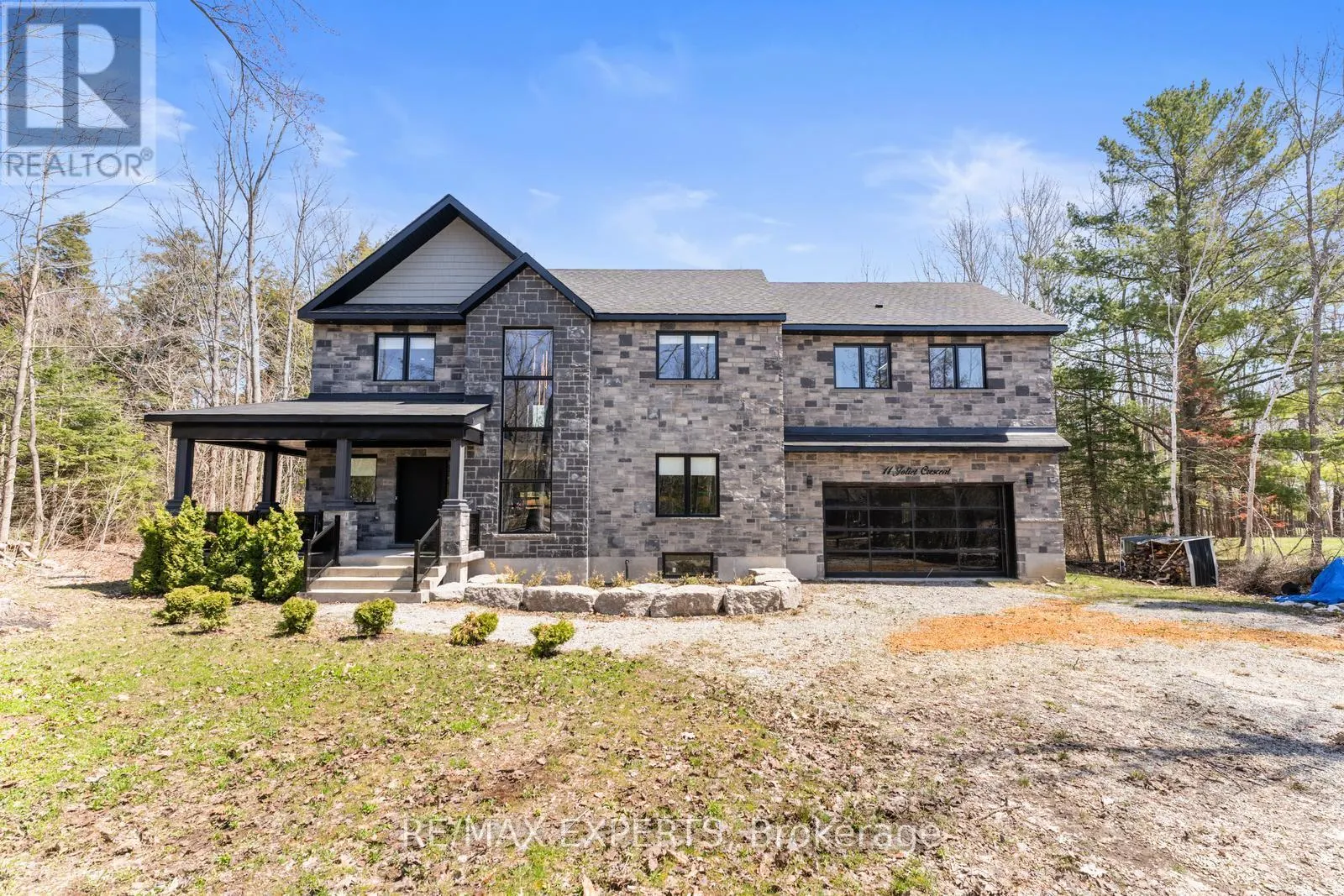 11 JOLIET CRESCENT