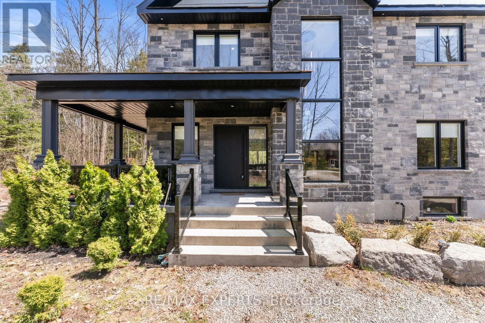 11 JOLIET CRESCENT