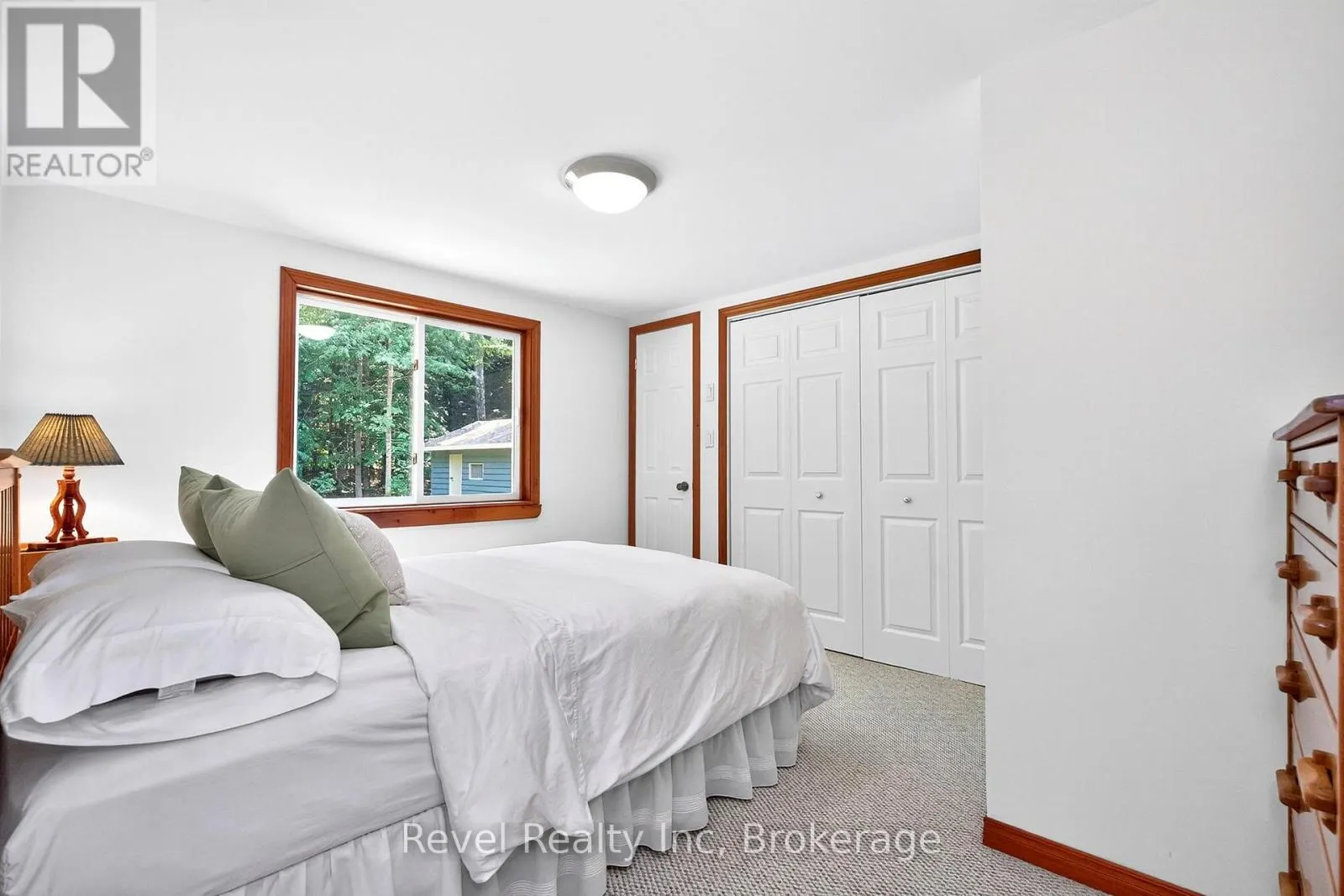 33 BELCOURT CRESCENT