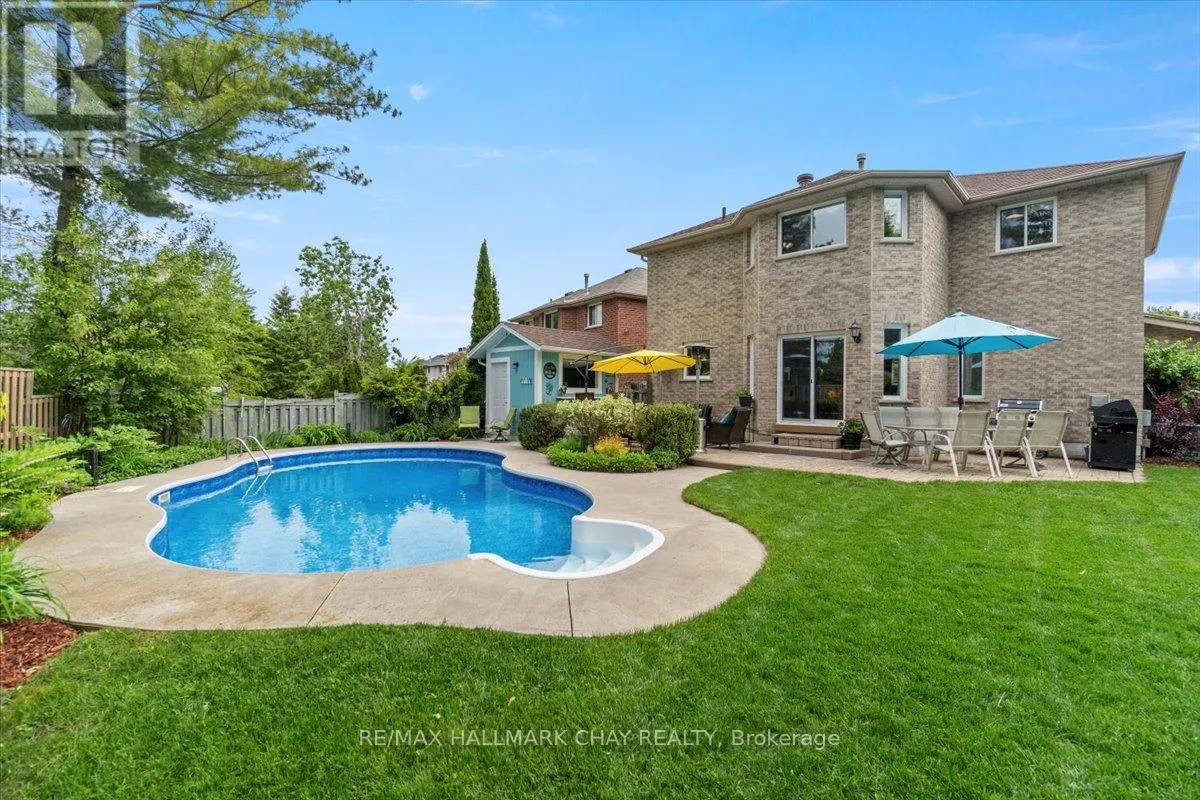 20 STONEYBROOK CRESCENT