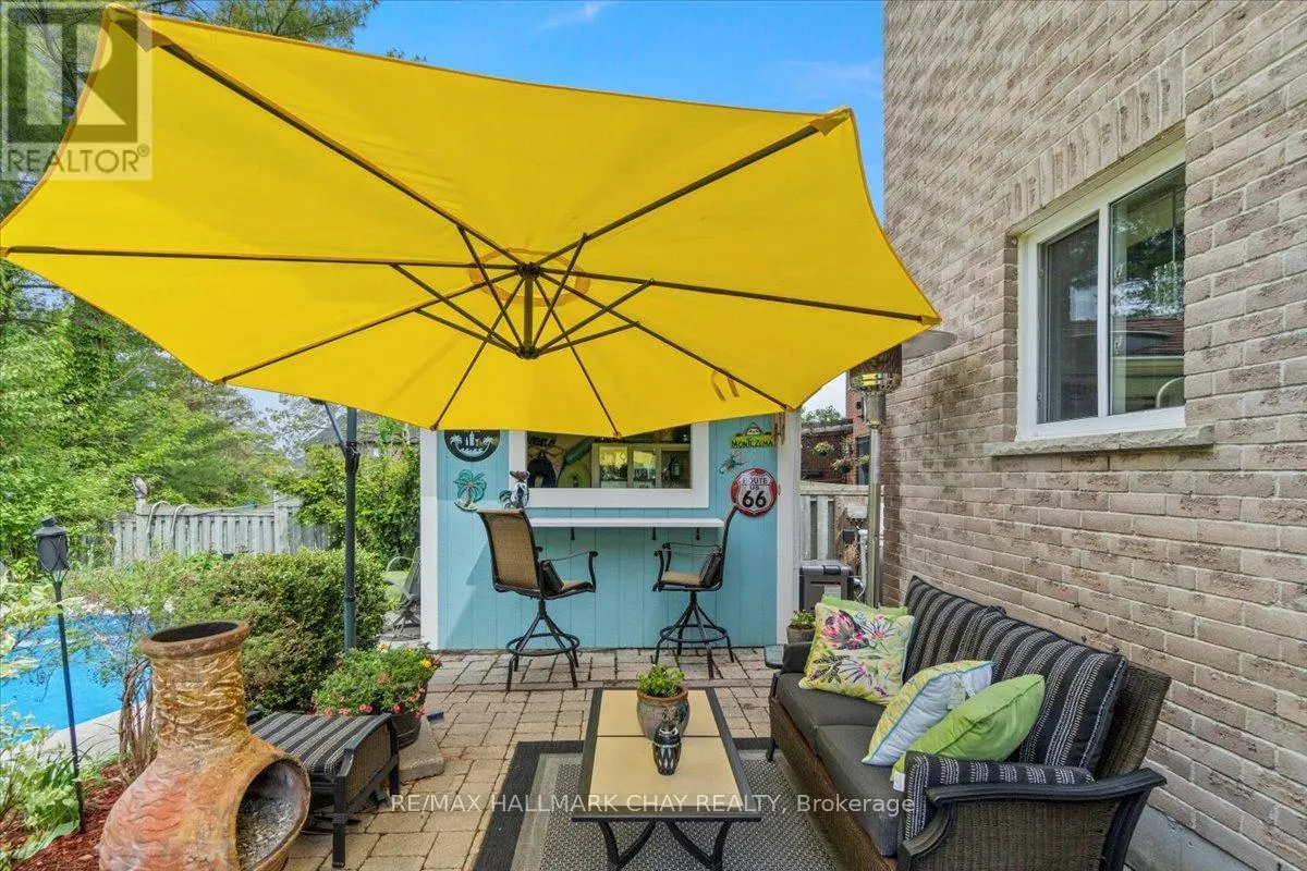 20 STONEYBROOK CRESCENT