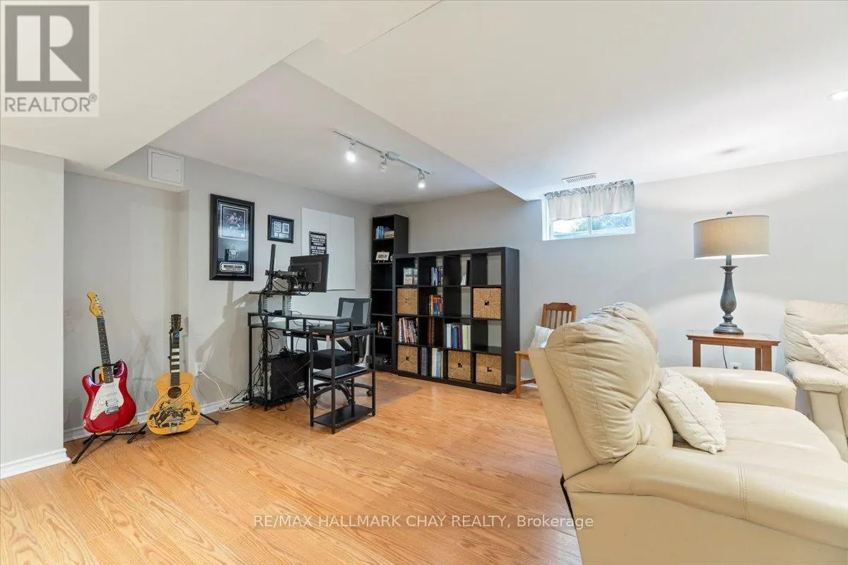 20 STONEYBROOK CRESCENT