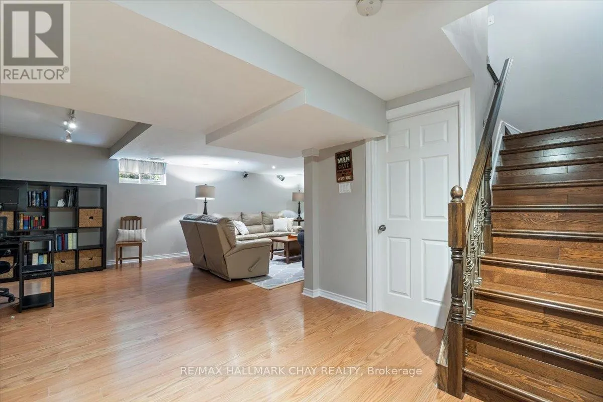 20 STONEYBROOK CRESCENT