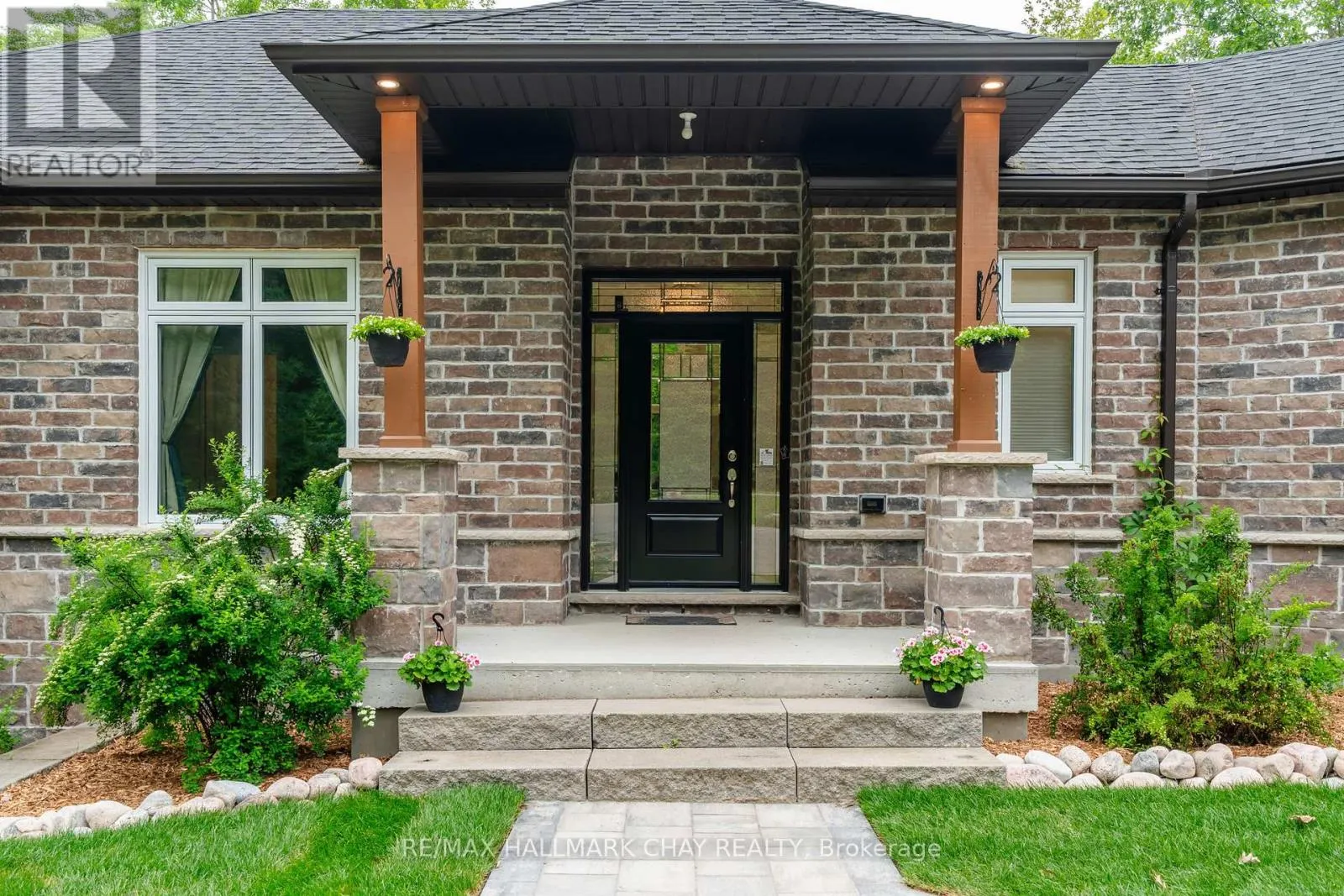 2 TIMBERLAND COURT S