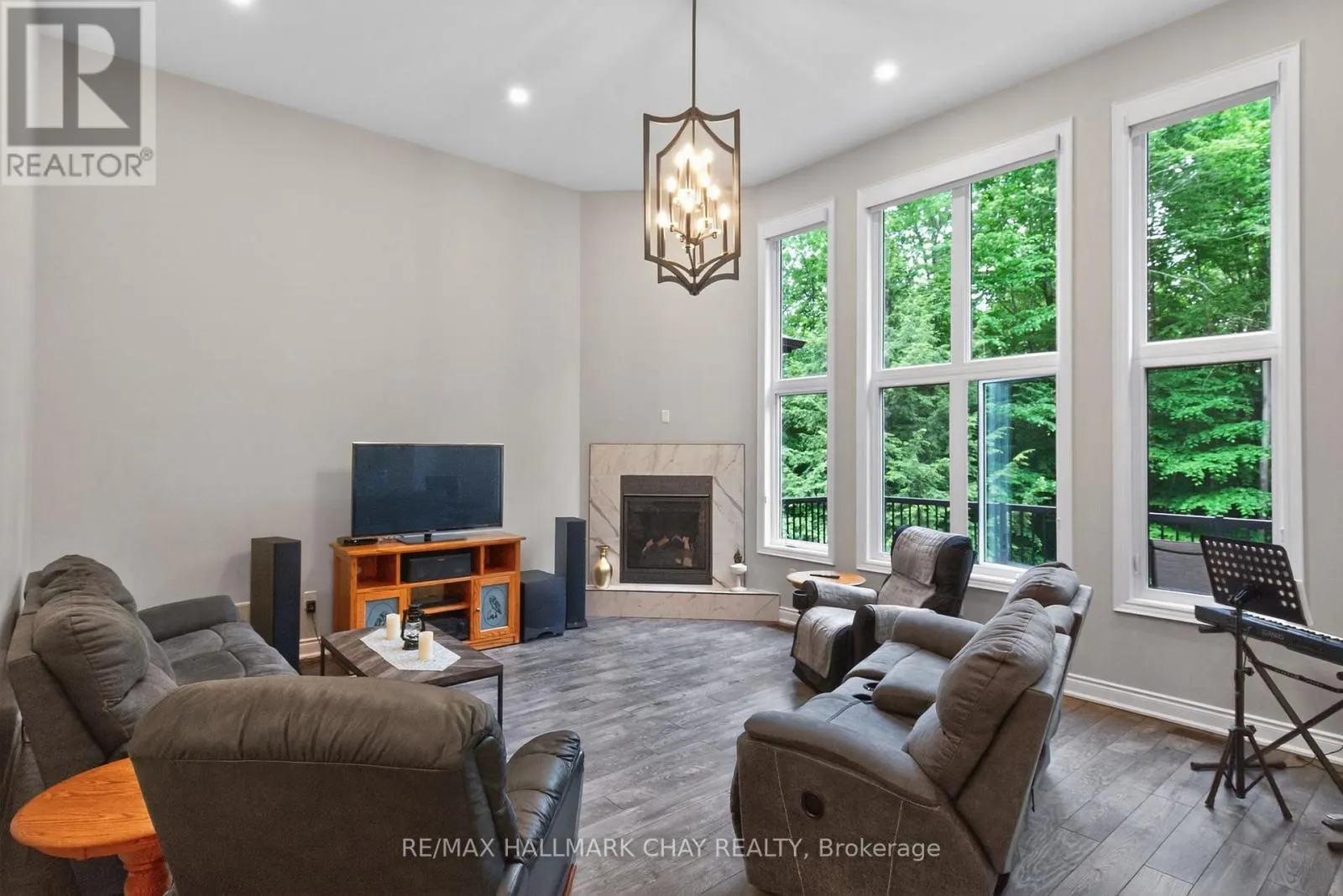2 TIMBERLAND COURT S