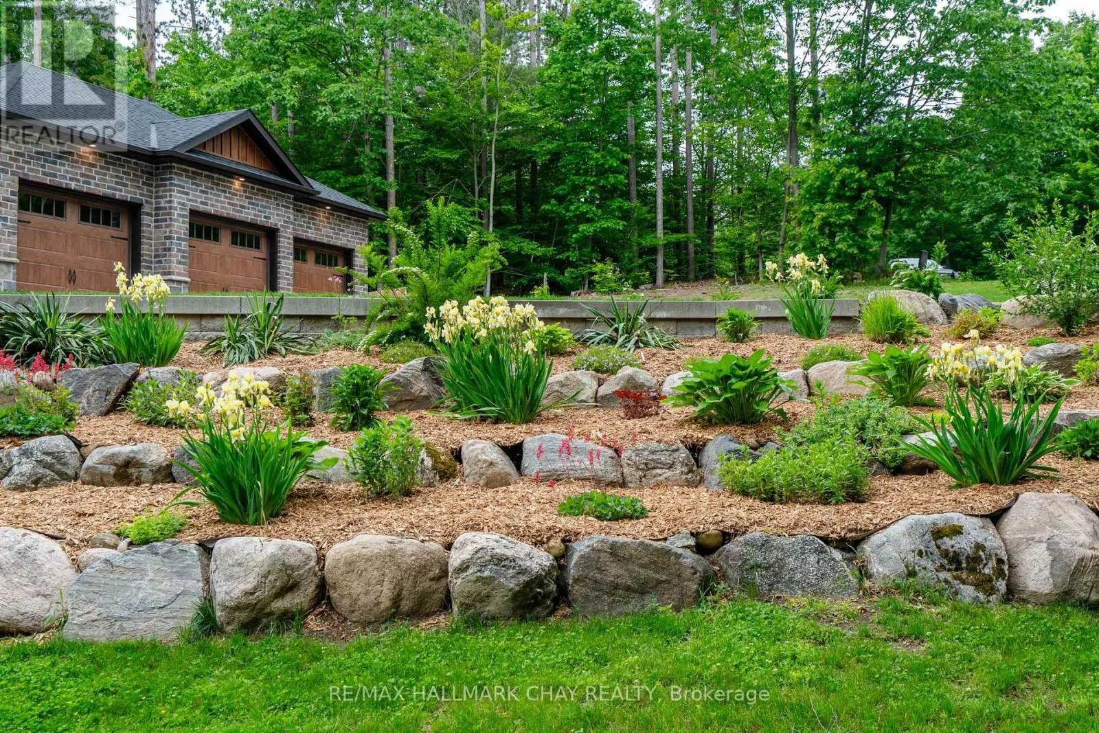 2 TIMBERLAND COURT S