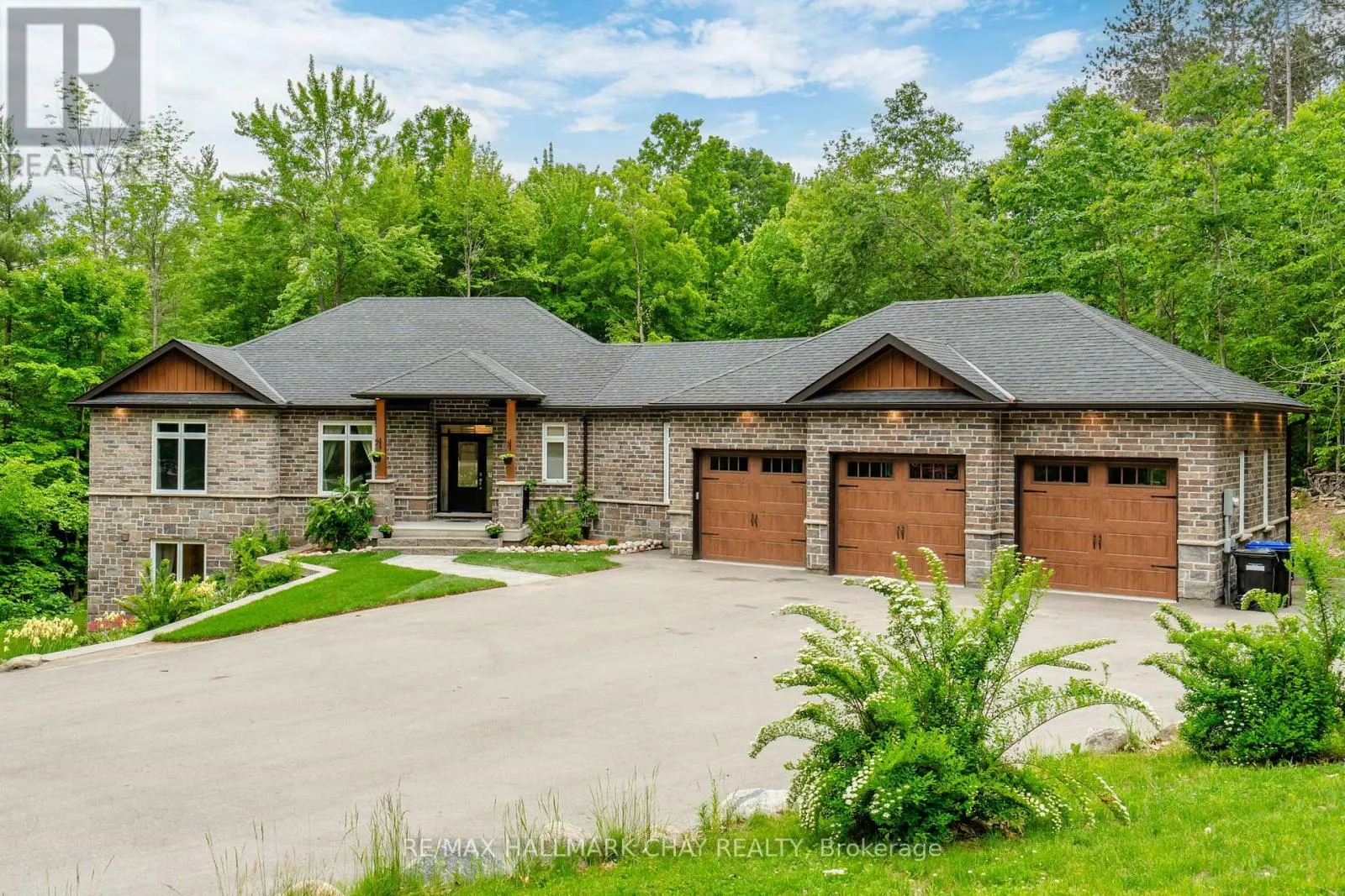 2 TIMBERLAND COURT S