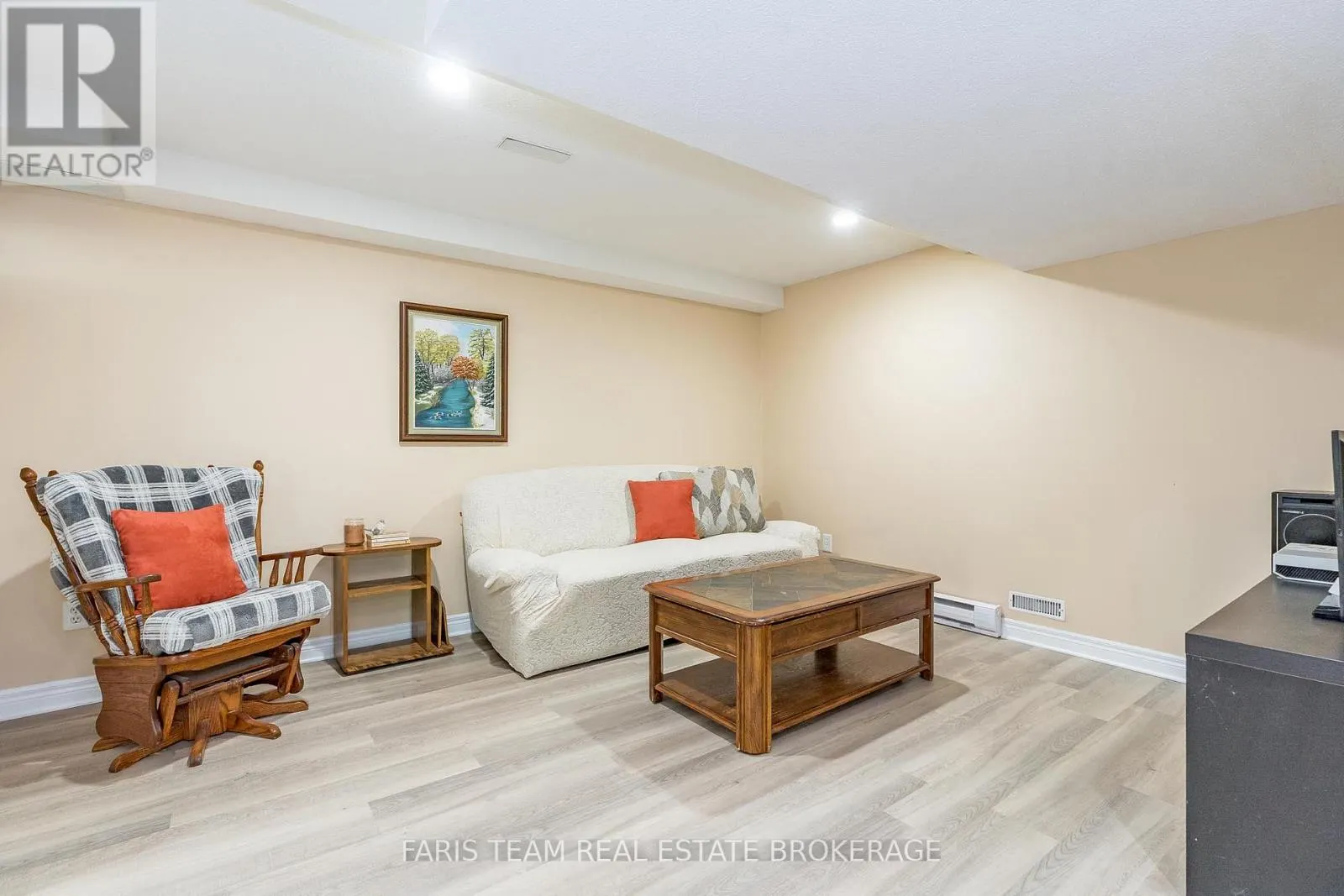 33 WILLOW LANDING ROAD
