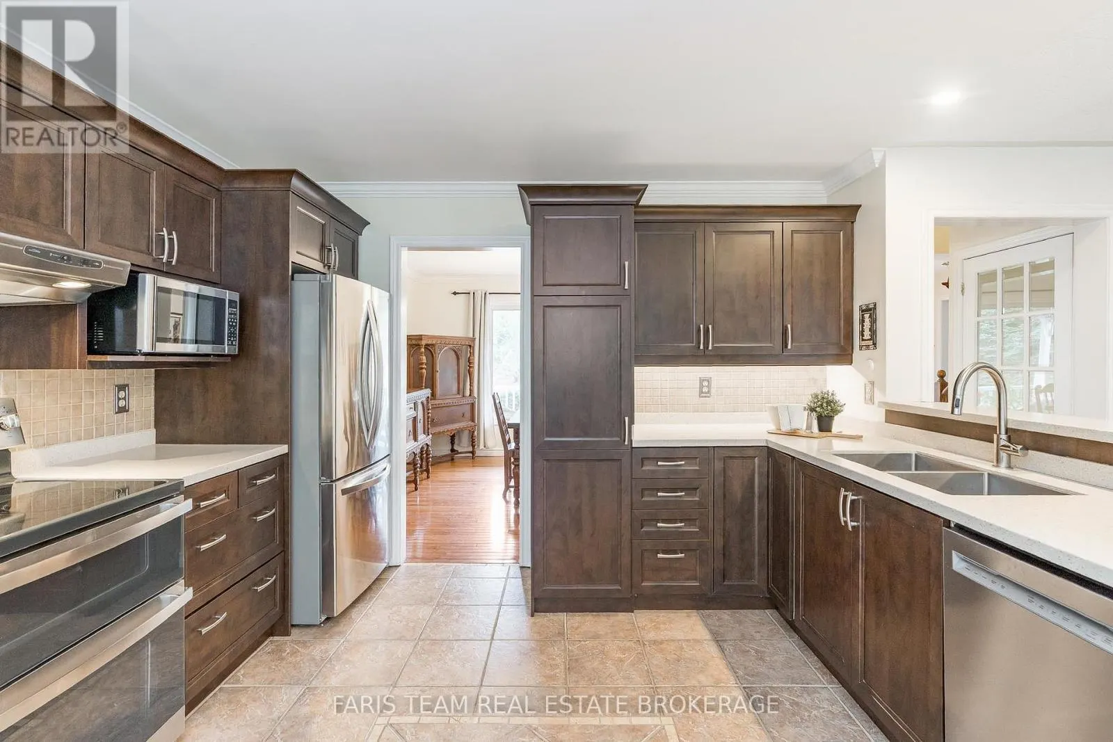 33 WILLOW LANDING ROAD