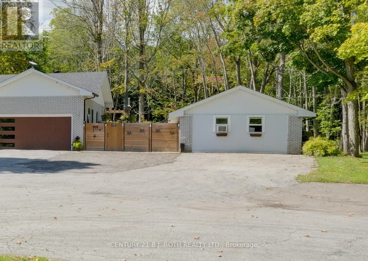 1250 COUNTY ROAD 6 ROAD S