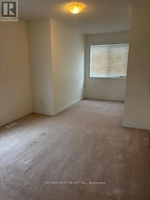 7 VILLAGE GATE DRIVE