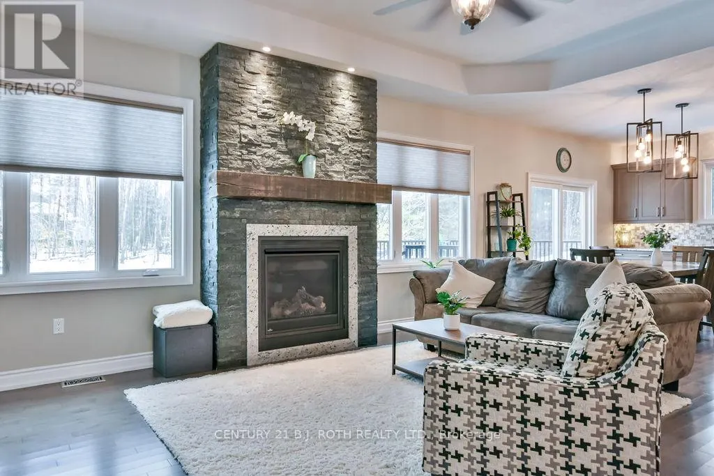 27 HOUBEN CRESCENT