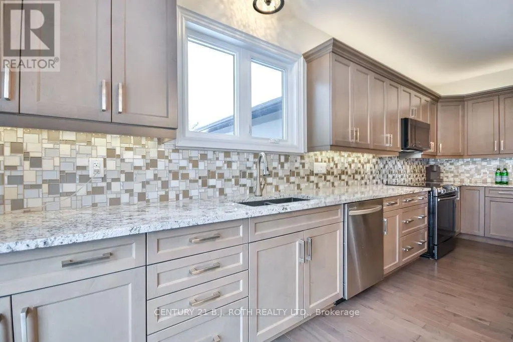 27 HOUBEN CRESCENT