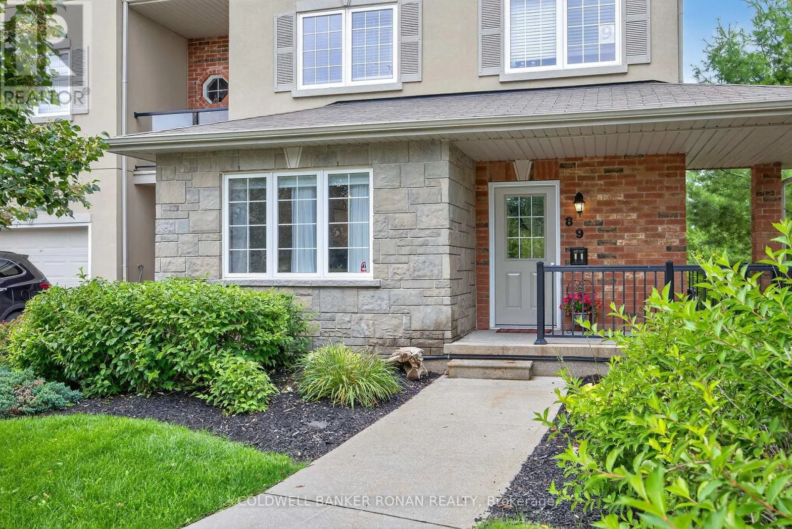 8 - 49 FERNDALE DRIVE S