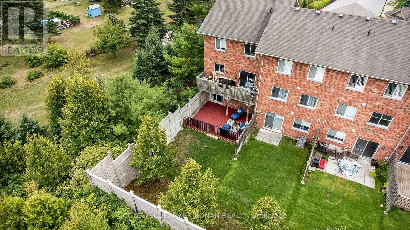 8 - 49 FERNDALE DRIVE S