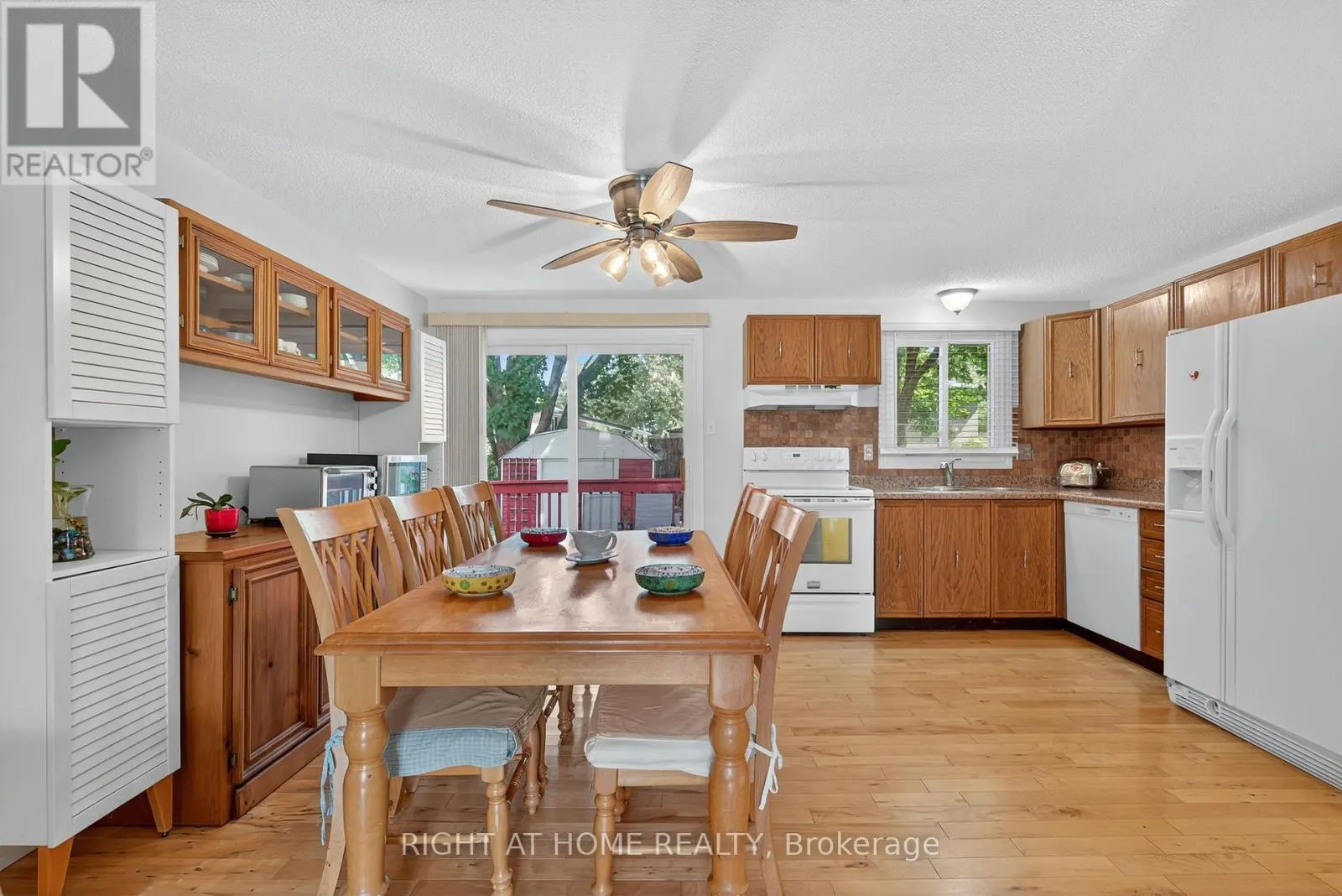 688 BAYVIEW DRIVE