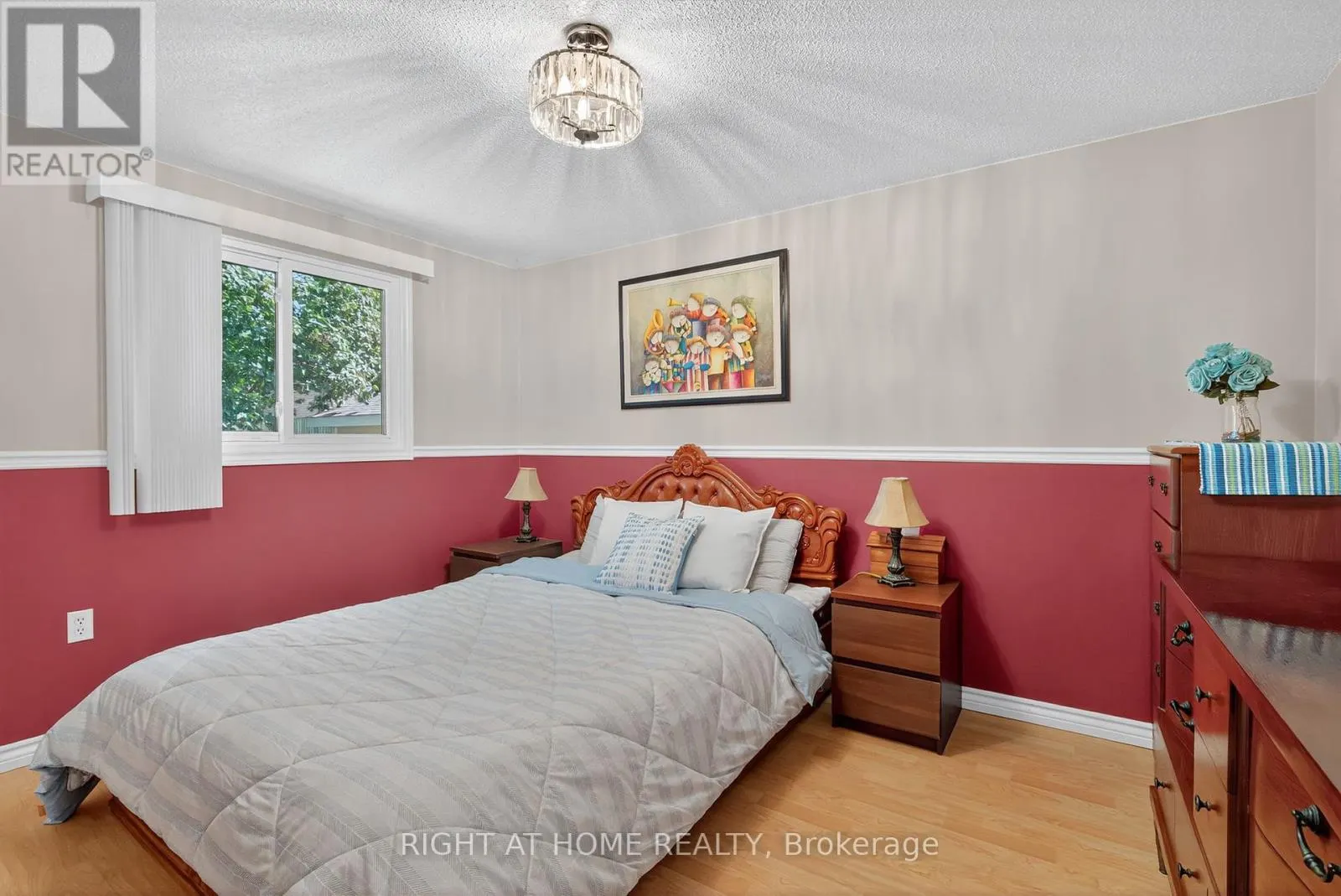 688 BAYVIEW DRIVE