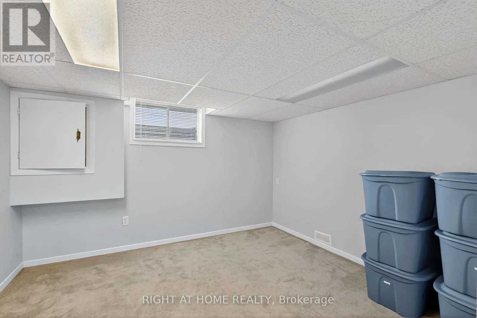 688 BAYVIEW DRIVE