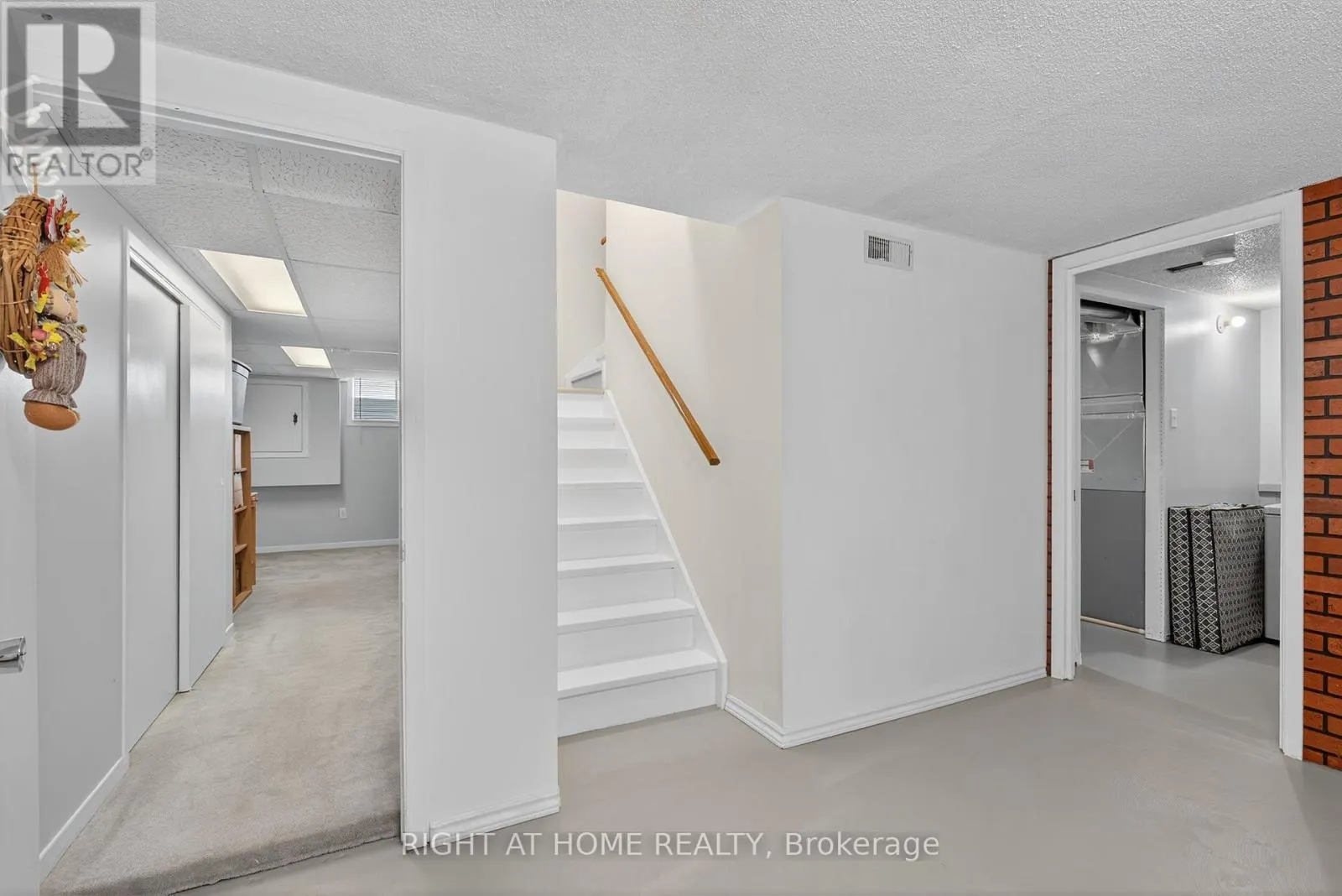 688 BAYVIEW DRIVE