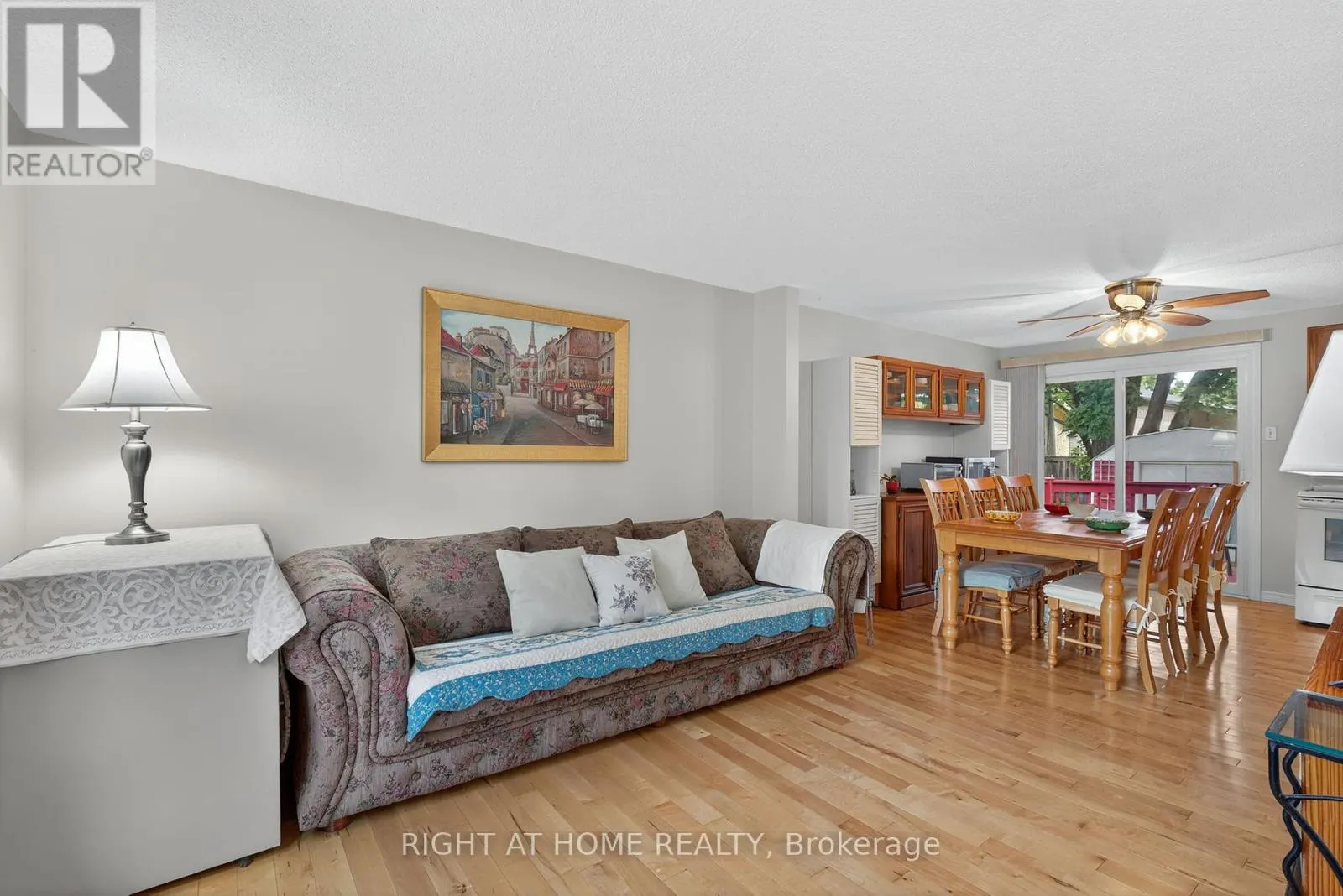 688 BAYVIEW DRIVE