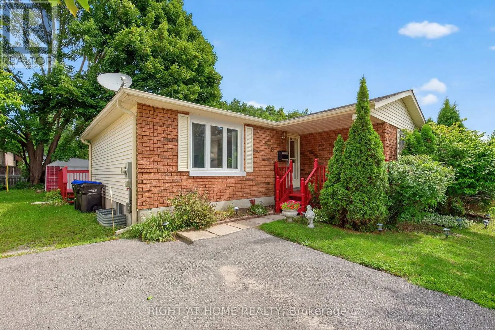 688 BAYVIEW DRIVE
