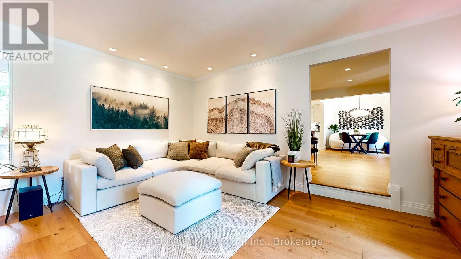 10 SUNSET COURT