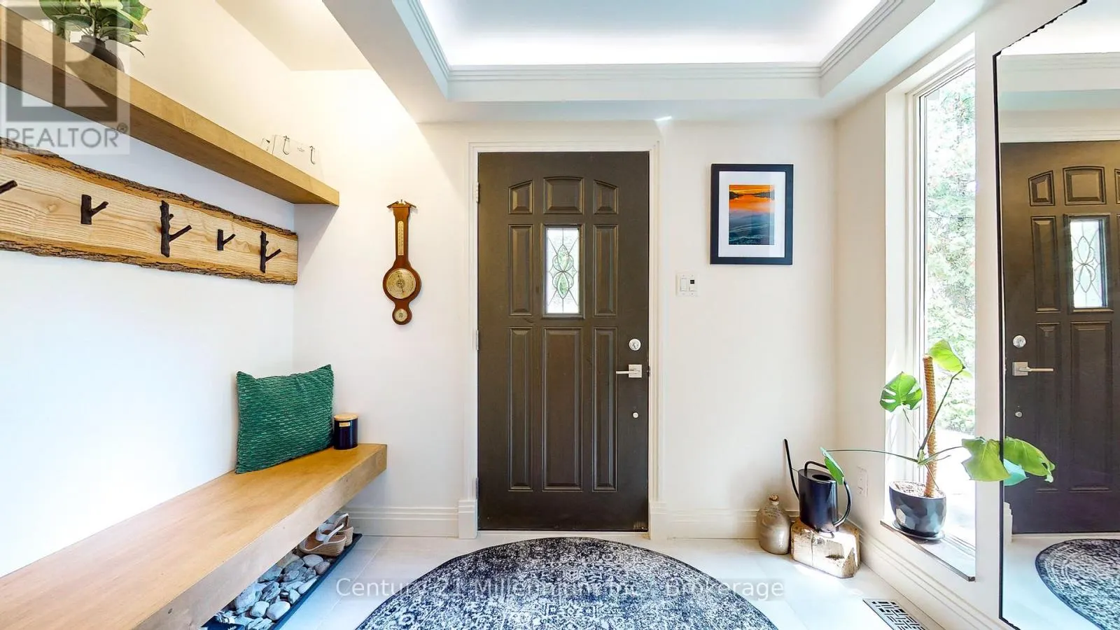 10 SUNSET COURT