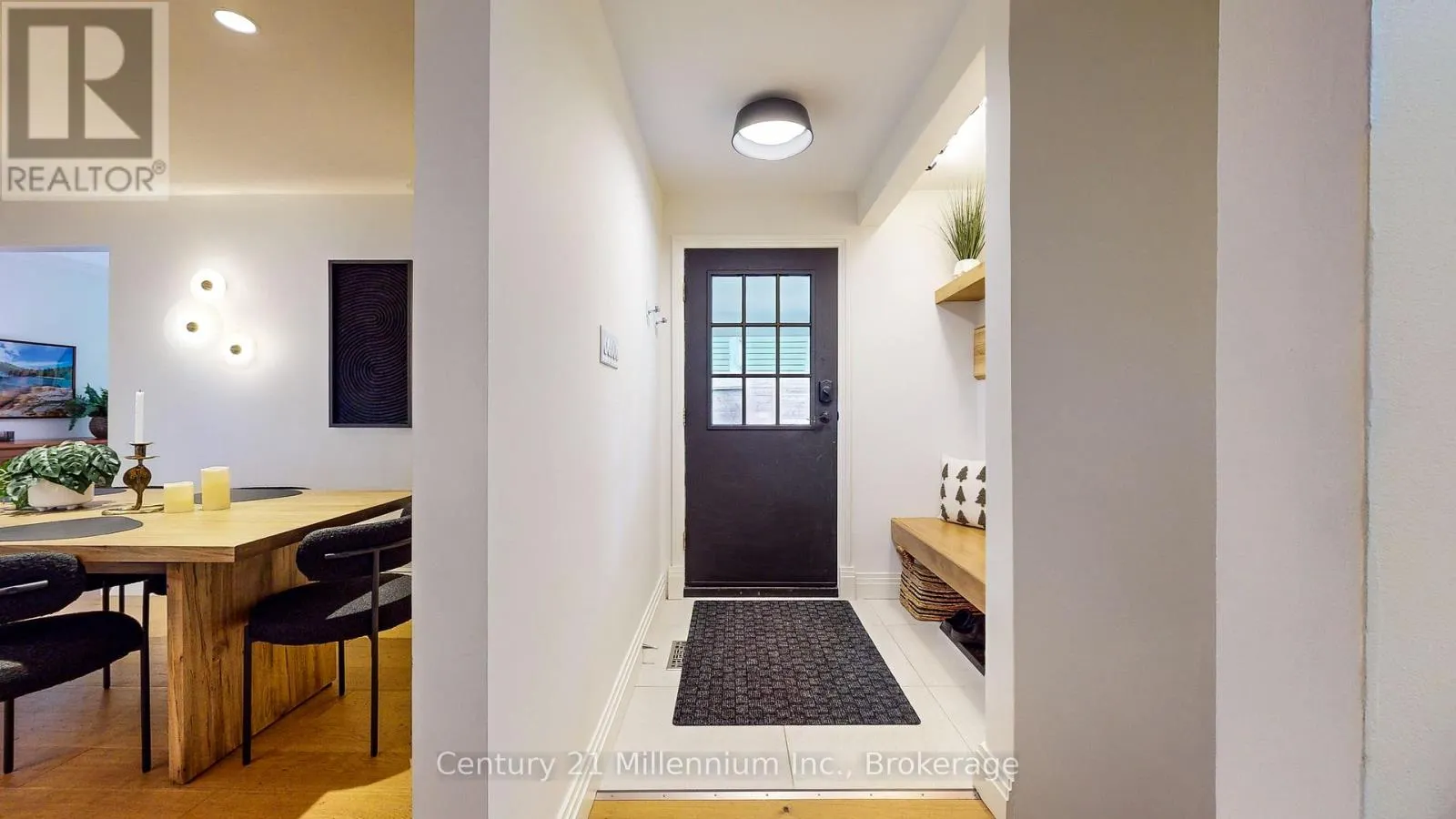 10 SUNSET COURT