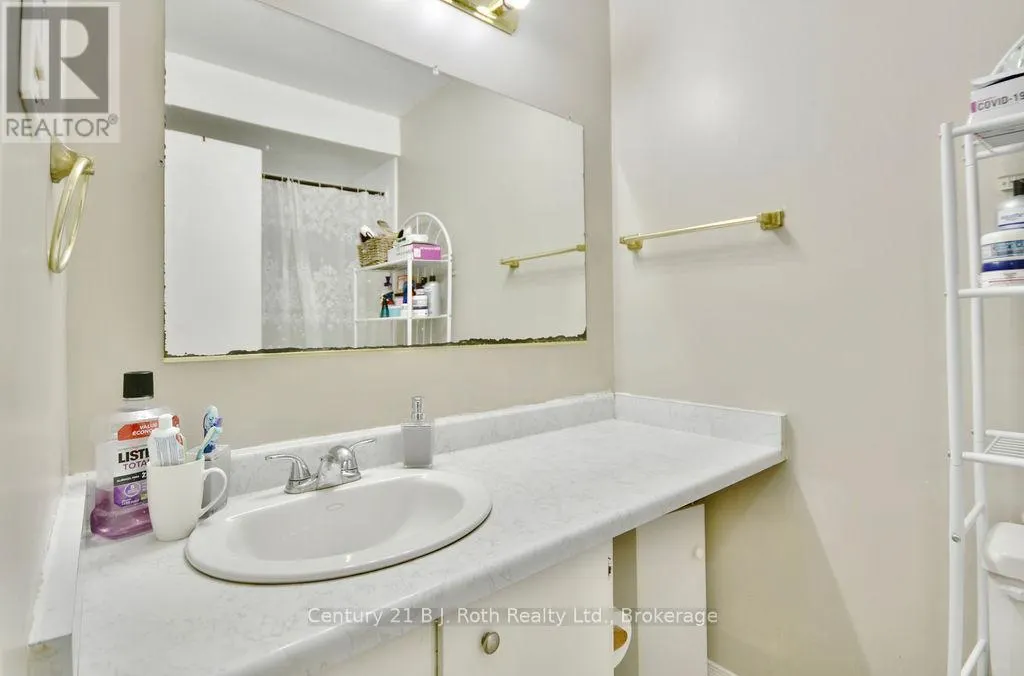 7 - 441 BARRIE ROAD, #7